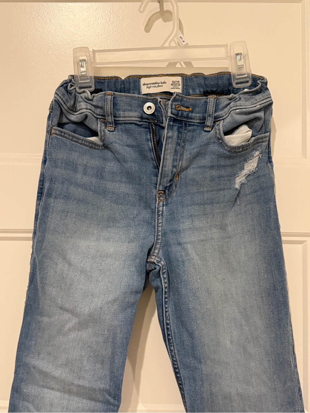 abercrombie kids light wash straight leg jeans